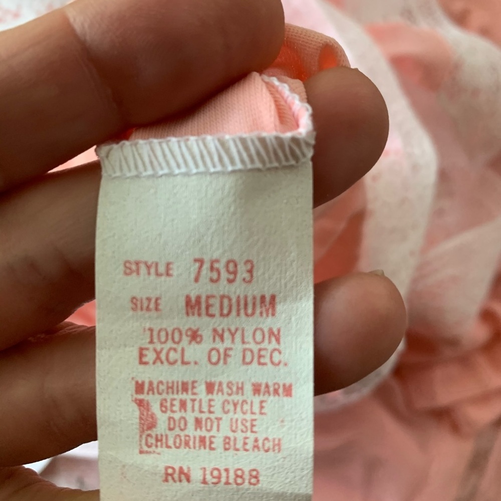 Vintage Pink Sheer pink dress/gown - Picture 5 of 5
